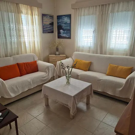 Amaryllis * Paralimni