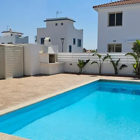 Amaryllis * Paralimni