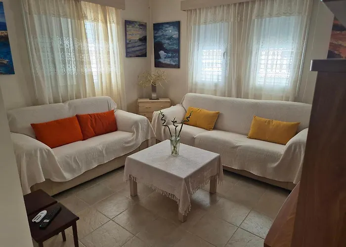 Amaryllis * Paralimni