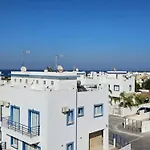 Amaryllis * Paralimni