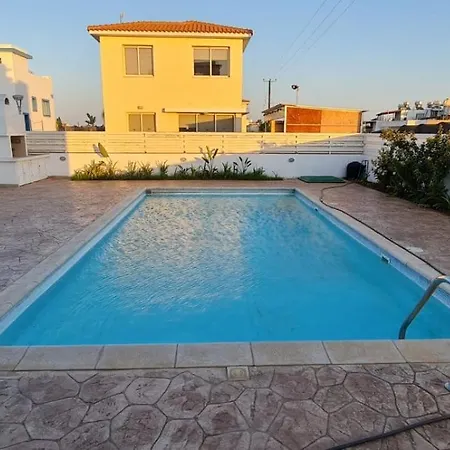 Tatil Evi Amaryllis Paralimni