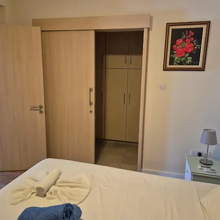 Amaryllis * Paralimni