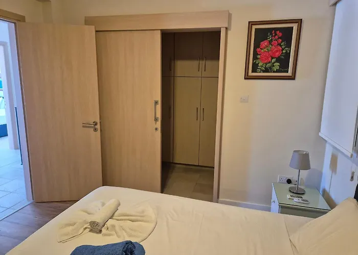 Amaryllis * Paralimni